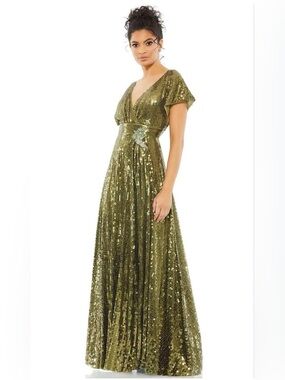 Mac Duggal Dress SEQUINED BUTTERFLY SLEEVE WRAP OVER A LINE GOWN SZ6 NWT